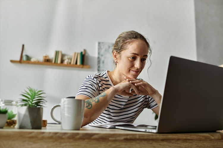 Как заработать в интернете без вложений с телефона