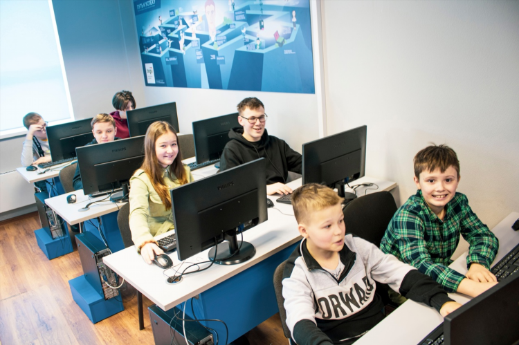Работа на удаленке вакансии ярославль